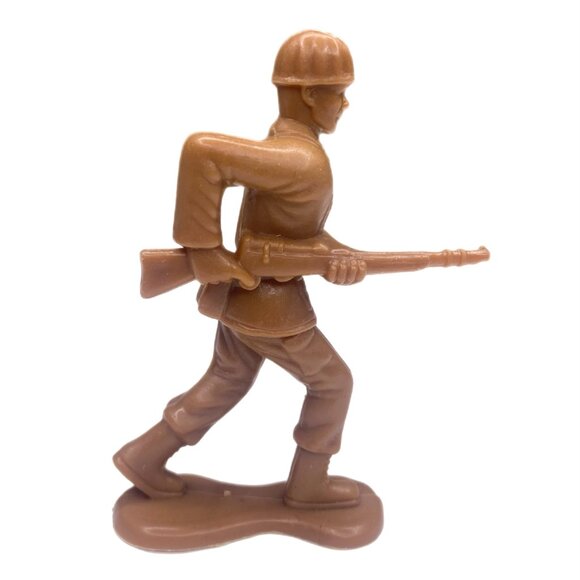 Large Tan & Green Plastic Army Men 3 3/4 - 4 Inches Tall Lot of 6 - Picture 4 of 13